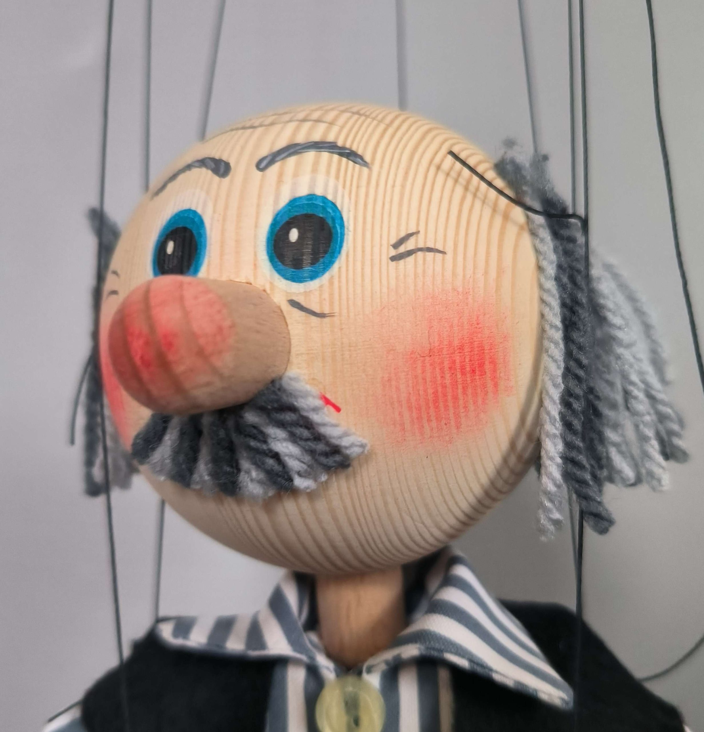 Wise Grandpa Marionette – Perfect Guide